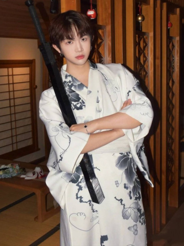 Traditionelles Herren-Kimono-S – Photography Online Bewertung und Preis