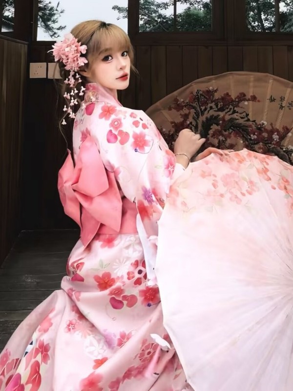 Traditioneller japanischer Kim – Photography Online Bewertung und Preis