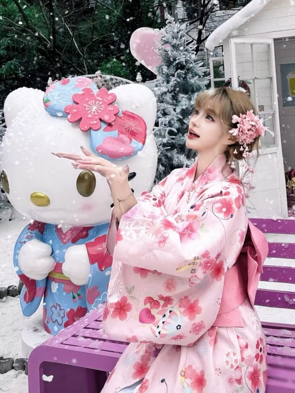 Traditioneller japanischer Kim – Photography Online Bewertung und Preis